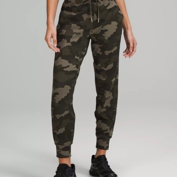 lululemon Ready to Rulu Classic-Fit High-Rise Jogger Size 10 - Picture 8 of 8